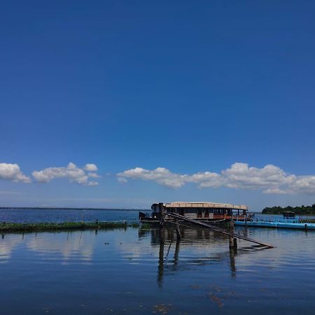Hotel Water Scapes Kumarakom Exterior foto